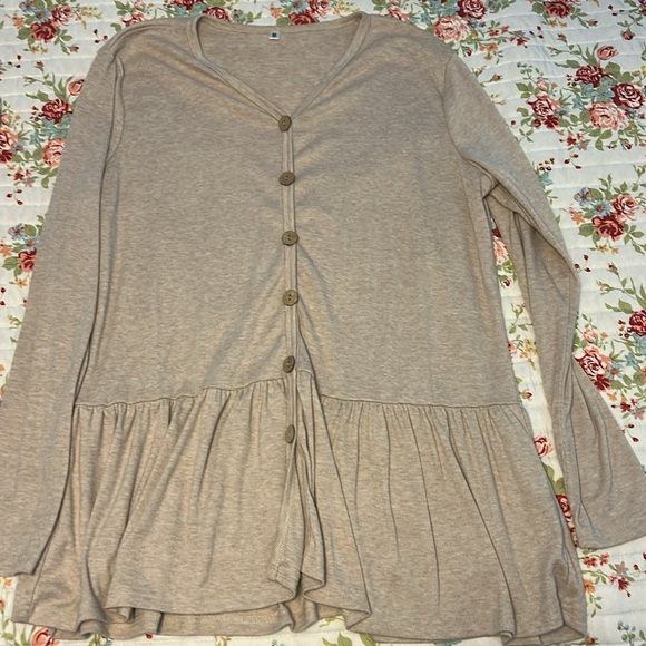 Bundle of Women’s Tops/shirts Size Medium - Picture 13 of 16